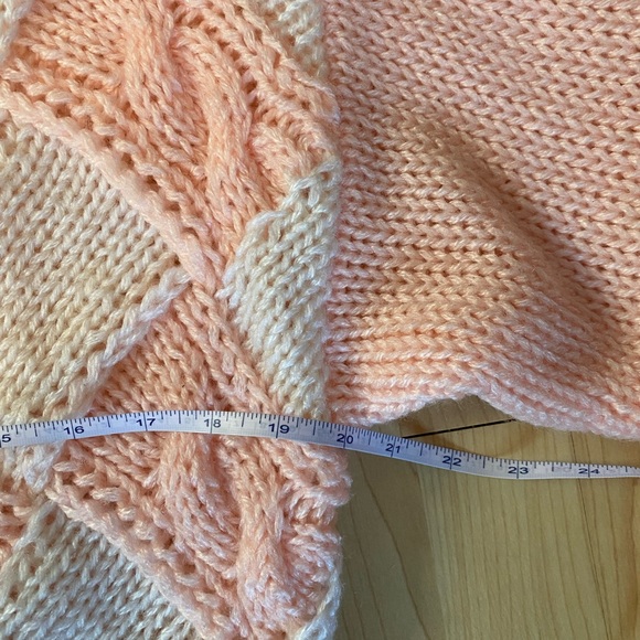 Vintage hand knit pink and white diamond crew neck barbiecore sweater - Picture 5 of 7